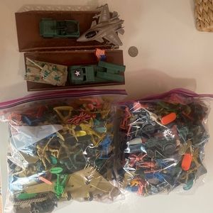 Assorted toy bag soldiers